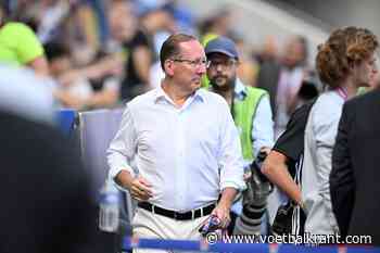 John Textor slaat hard terug naar de eigen supporters na spandoeken in Genk