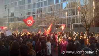 Proteste davanti alla Rai, studenti in piazza pro Palestina: "Stop alla censura"