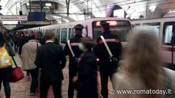 Raffica di furti tra i vagoni delle linee della metropolitana di Roma
