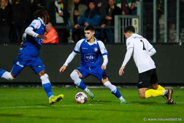 Jong KAA Gent geeft dubbele voorsprong nog uit handen nadat scheidsrechter partij moet stilleggen: “Die onderbreking kostte ons wellicht de zege”