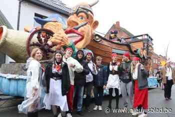 33 groepen trotseren gure weer voor stoet Bezembinders