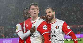 Worstelend Feyenoord verslaat tien man RKC en doet geweldige zaken in strijd om plek 2