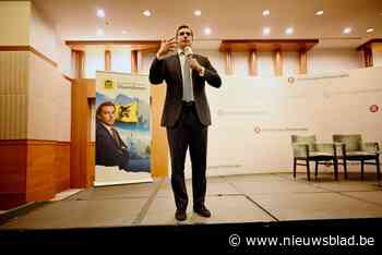 Thierry Baudet strijkt neer in Antwerpen voor oprichting Vlaamse FvD: “Misschien heeft Pfizer Navalny wel vermoord”