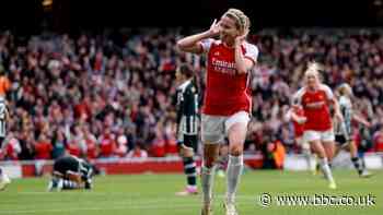 Arsenal beat Man Utd to boost WSL title hopes