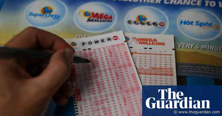 US man sues Powerball lottery after being told his apparent $340m win was error