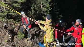 Stundenlanger Rettungseinsatz: Zwei Mädchen (16) sitzen bis tief in die Nacht am Berg fest