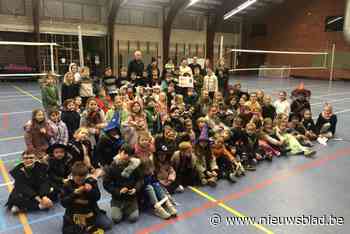 Scholen schenken opbrengst van kerstmarkt aan vzw die kwetsbare gezinnen helpt