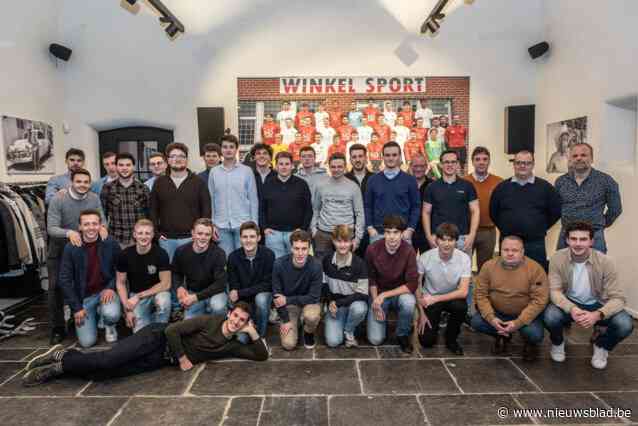 DB’s komen samen met ouders en supporters om titel te vieren