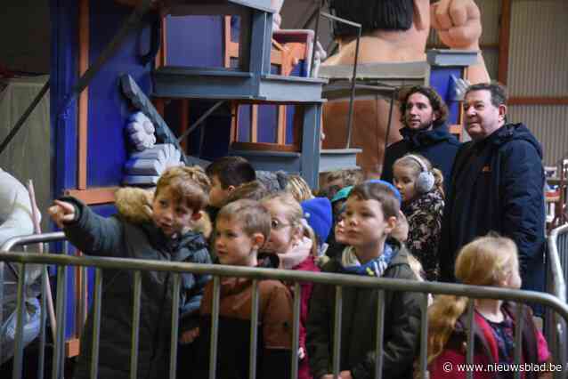 Carnavalisten stellen werkhallen open voor kinderen