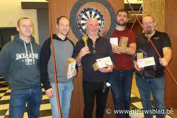 John Claes wint alle matchen en de eerste dartsbeker van Zemst