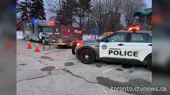 Toronto police set up command post after 2 back-to-back shootings in North York