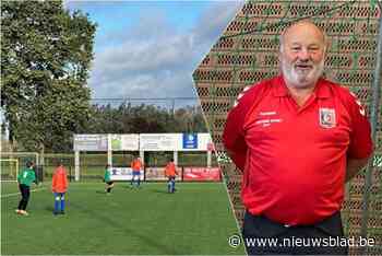 Scheidsrechter Johan (69) krijgt hartstilstand tijdens voetbalmatch, omstanders redden zijn leven: “Je zag meteen dat het ernstig was”