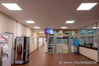 Opfriswerken in sportcomplex Flabbaert