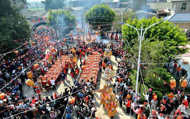 China sees surge in tourism spending during Lunar New Year, surpassing pre-COVID levels