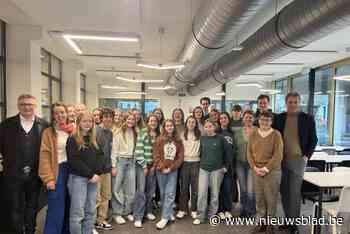 Kapotte spullen worden hersteld in Repair Café campus Sint-Theresia