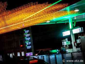 Unbekannte demolieren Tankstelle in Jena