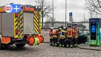 Qualmender Tesla an der Ladesäule löste Feuerwehr-Einsatz aus