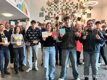 Kunstvolle Fliesen-Wolke an Jenaer Schule wächst und wächst