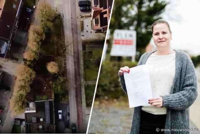 BUURTREPO. Mechelse straat in de ban van aan de stad verkochte voortuin: “Hier werd soms minuten ruziegemaakt voor enkele seconden tijdswinst”
