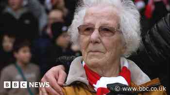 Football fan, 92, enjoys emotional return to ground