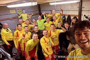 Keeperstrainer Kevin Dewilde moet plots depanneren als verdediger bij Sparta Dikkebus: “Ik was een bal in de struiken aan het zoeken toen ze me riepen om in te vallen”