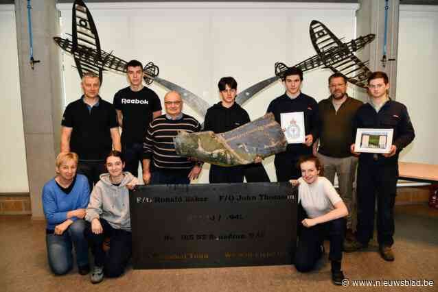 Gevechtspiloten sneuvelden 80 jaar geleden boven Eernegem, nu bezorgen VTI-leerlingen hen ijzersterk eerbetoon: “Hun offer mag nooit vergeten worden”