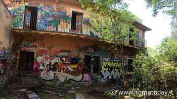 Il casale abbandonato del Torrino Nord è (ancora) un mistero. Il gestore c'è, ma non ha le chiavi