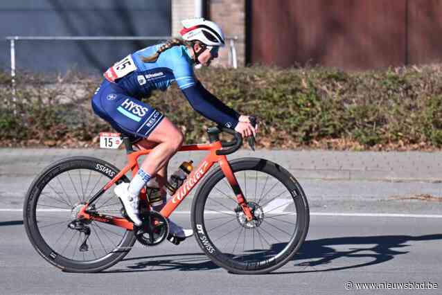 Laatbloeier Kim Knaeps kijkt uit naar haar tweede Brussel-Opwijk, nieuwkomer Hanne Van Loock maakt haar debuut: “Fietsen in een peloton gaat vlotter en vlotter”