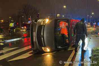 Bestelwagen rijdt door het rood en veroorzaakt zwaar verkeersongeval op Binnensingel: fietser (12) raakt lichtgewond