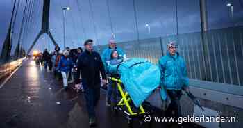 Een twééde ‘laatste’ wens voor de doodzieke Hein: met de Sunset March de Waal over