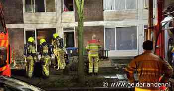 Brand op zolder van woning in Nijmegen, ook buren moeten hun huis