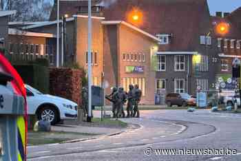 Speciale eenheden van politie zwaargewapend aanwezig in Zonhoven, straat volledig afgesloten