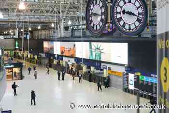 Signalling issue at Waterloo blocks lines towards Clapham Junction