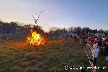 Walmenbrand op top van de Bosberg verjaagt de winter