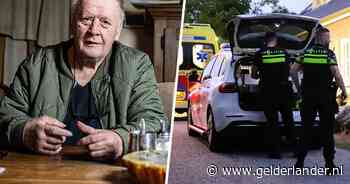 Hans (63) hoort de honden blaffen en loopt naar beneden, maar dan verandert zijn leven volledig