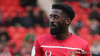 Morecambe sign forward Hiwula on short-term deal