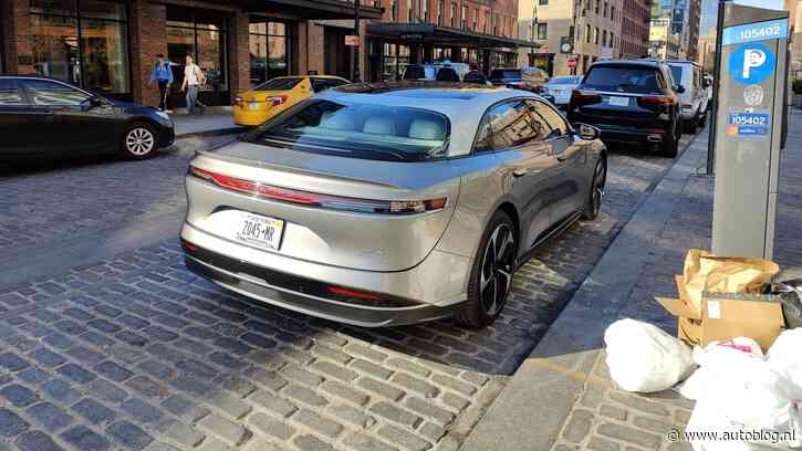 Elon Musk deelt sneer uit naar concurrent, via Twitter natuurlijk