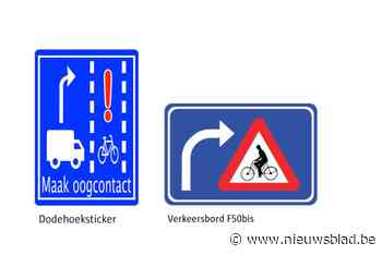 Stad sensibiliseert op kruispunten met dodehoekstickers en -borden