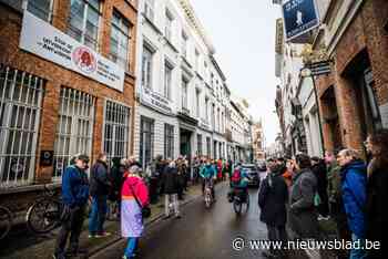 Protest door Ercola en Stop Uitverkoop Antwerpen gaat verder dan de Wolstraat: “Wat zijn ze nog allemaal van plan met ons patrimonium?”