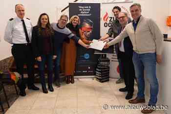 Hulpverleningszone Zuid-Oost schenkt oud ICT-materiaal aan vzw Stroom
