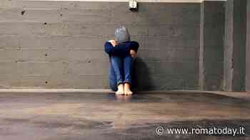 Influencer perseguitata da un trapper: l'incontro sui social, la relazione a distanza e le violenze