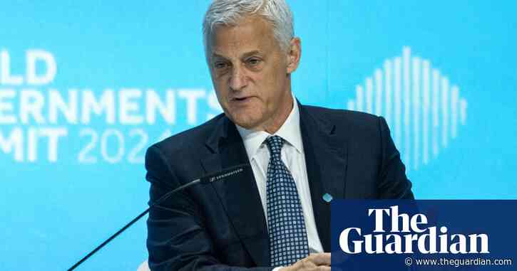 Standard Chartered chief’s pay jumps 22% to £7.8m after profit bump