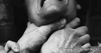 Na emotionele uitbarsting hoort wurgverdachte (40) ook goed nieuws in rechtbank: ‘Ik heb het heel zwaar’