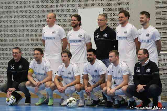 Staat haat-liefdeverhouding tussen veldvoetbal en voetbal in zaal onder druk? “Wiens brood men eet, wiens woord men spreekt”