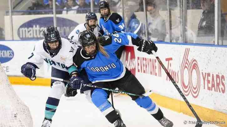 Spooner’s shootout winner lifts PWHL Toronto to fifth straight win, 2-1 over New York