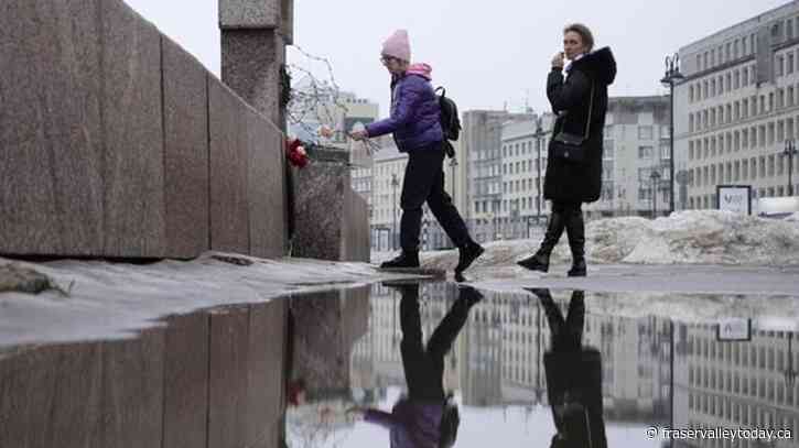The body of Russian opposition leader Alexei Navalny has been handed over to his mother, aide says