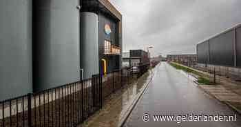 Straat blauw van de rook door biomassa-centrale: ‘Maak me zorgen over gezondheid van mijn kinderen’