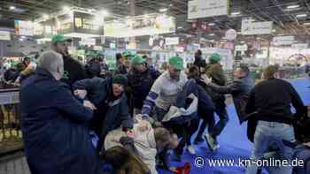 Vor Messebesuch von Macron: Handgemenge zwischen Bauern und Sicherheitskräften