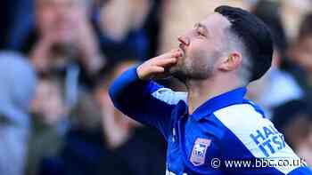 Ipswich beat Birmingham to keep pace in promotion race