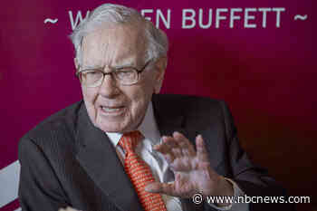 Berkshire Hathaway cash pile surges to record